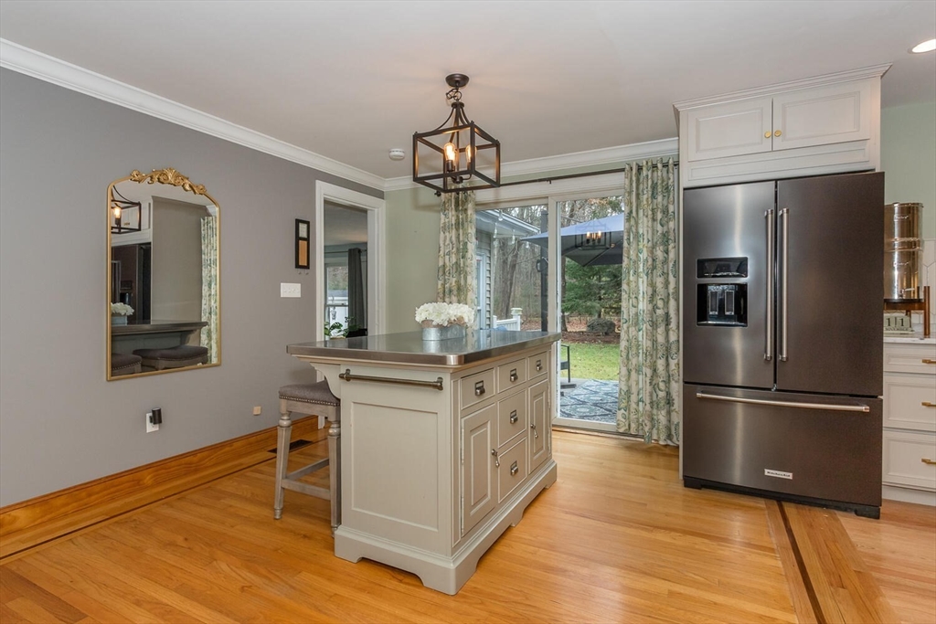 Mansfield, Massachusetts, 02048, United States, 3 Bedrooms Bedrooms, ,2 BathroomsBathrooms,Residential,For Sale,1991006