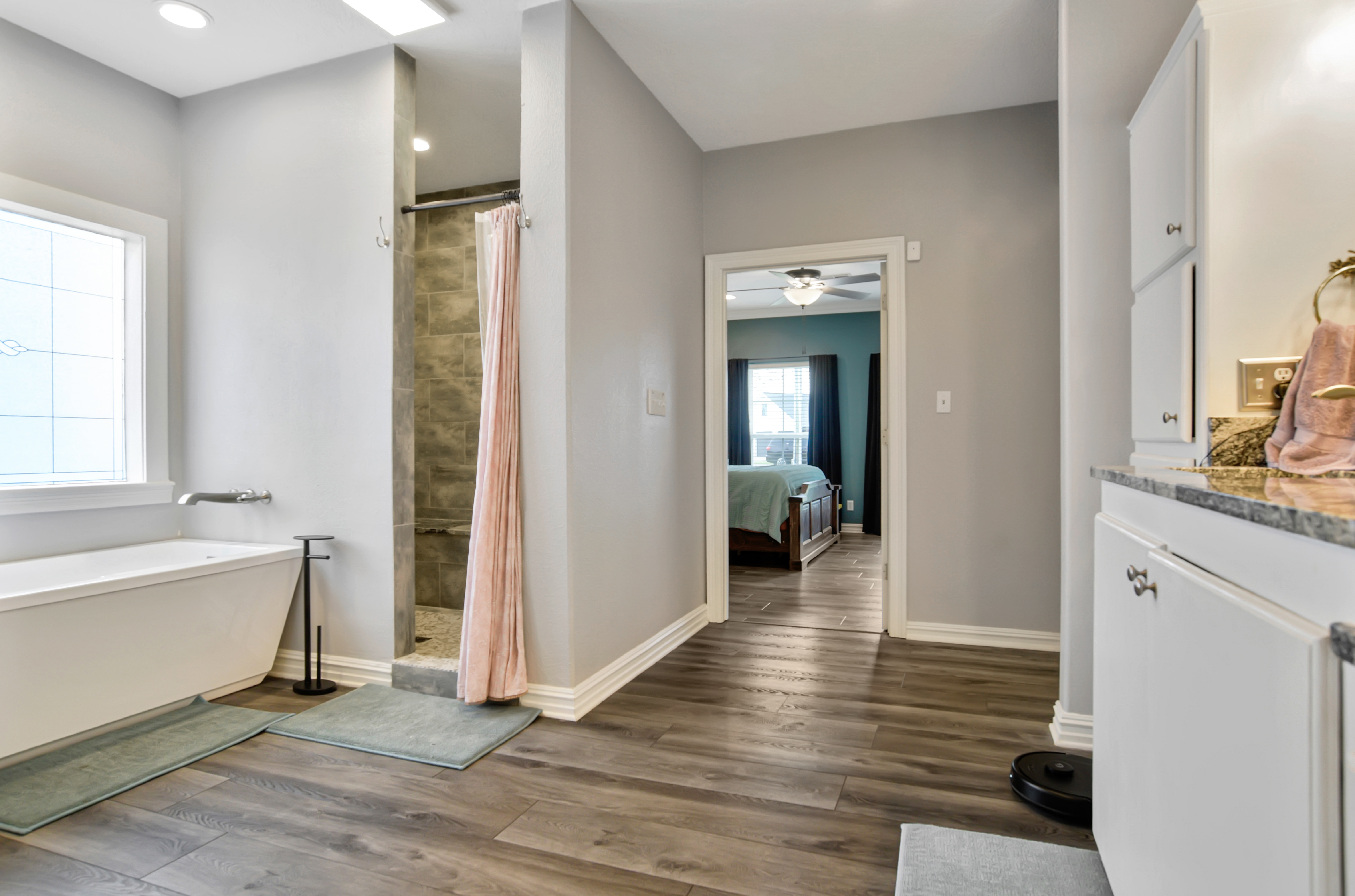 Westlake, Louisiana, 70669, United States, 4 Bedrooms Bedrooms, ,3 BathroomsBathrooms,Residential,For Sale,2001563