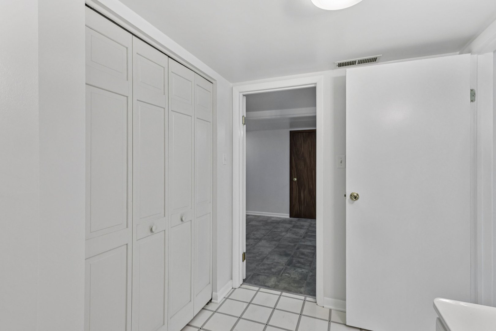 Evanston, Illinois, 60201, United States, 4 Bedrooms Bedrooms, ,4 BathroomsBathrooms,Residential,For Sale,1941847