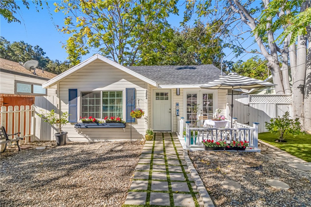 Thousand Oaks, California, 91362, United States, 2 Bedrooms Bedrooms, ,1 BathroomBathrooms,Residential,For Sale,1999225