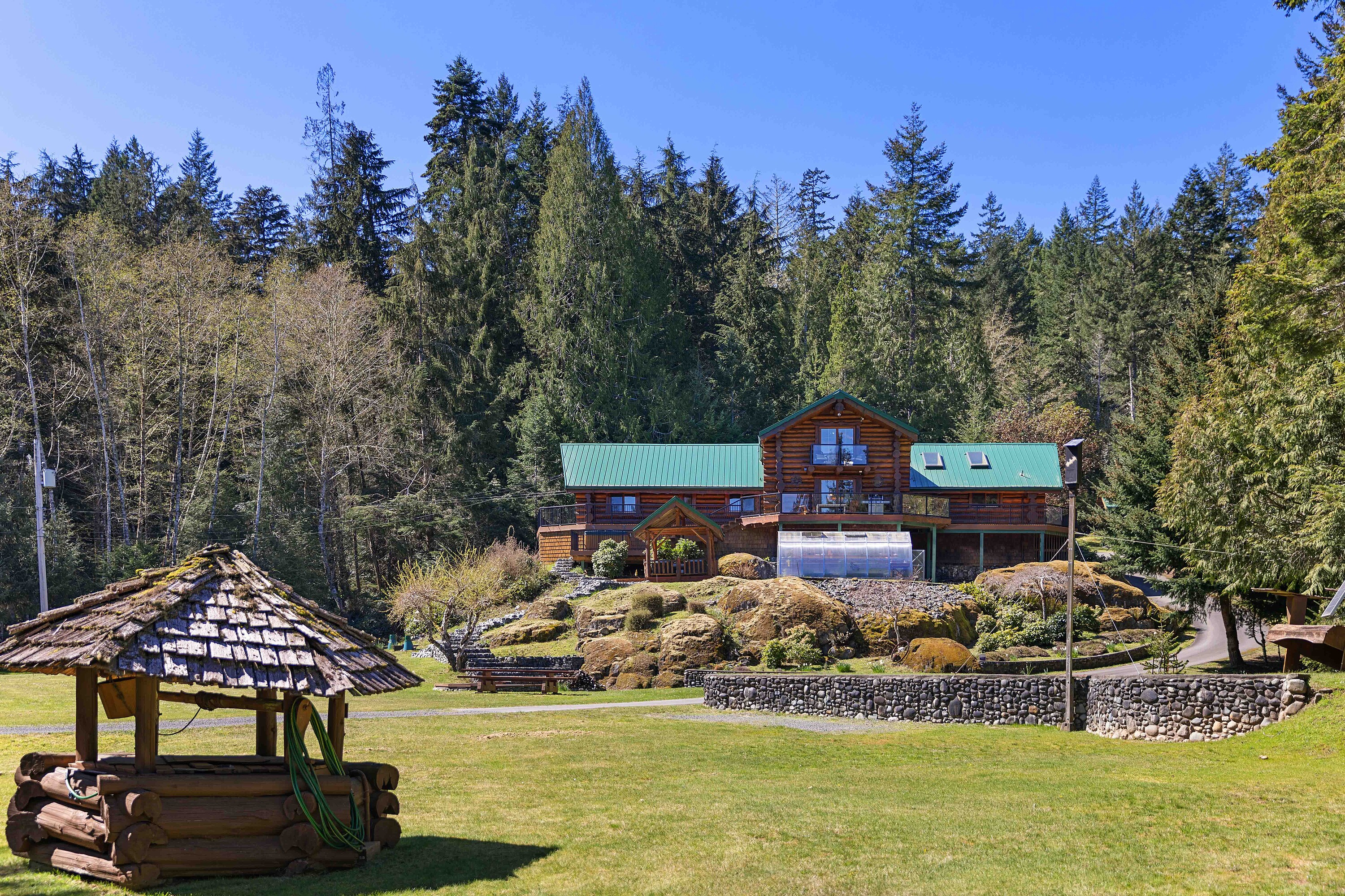  West Coast Cedar Log Home - 物件實景