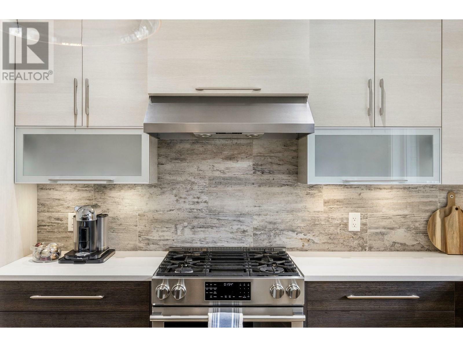 KELOWNA, British Columbia, V1P 1T1, CA, 4 Bedrooms Bedrooms, ,3 BathroomsBathrooms,Residential,For Sale,1837961