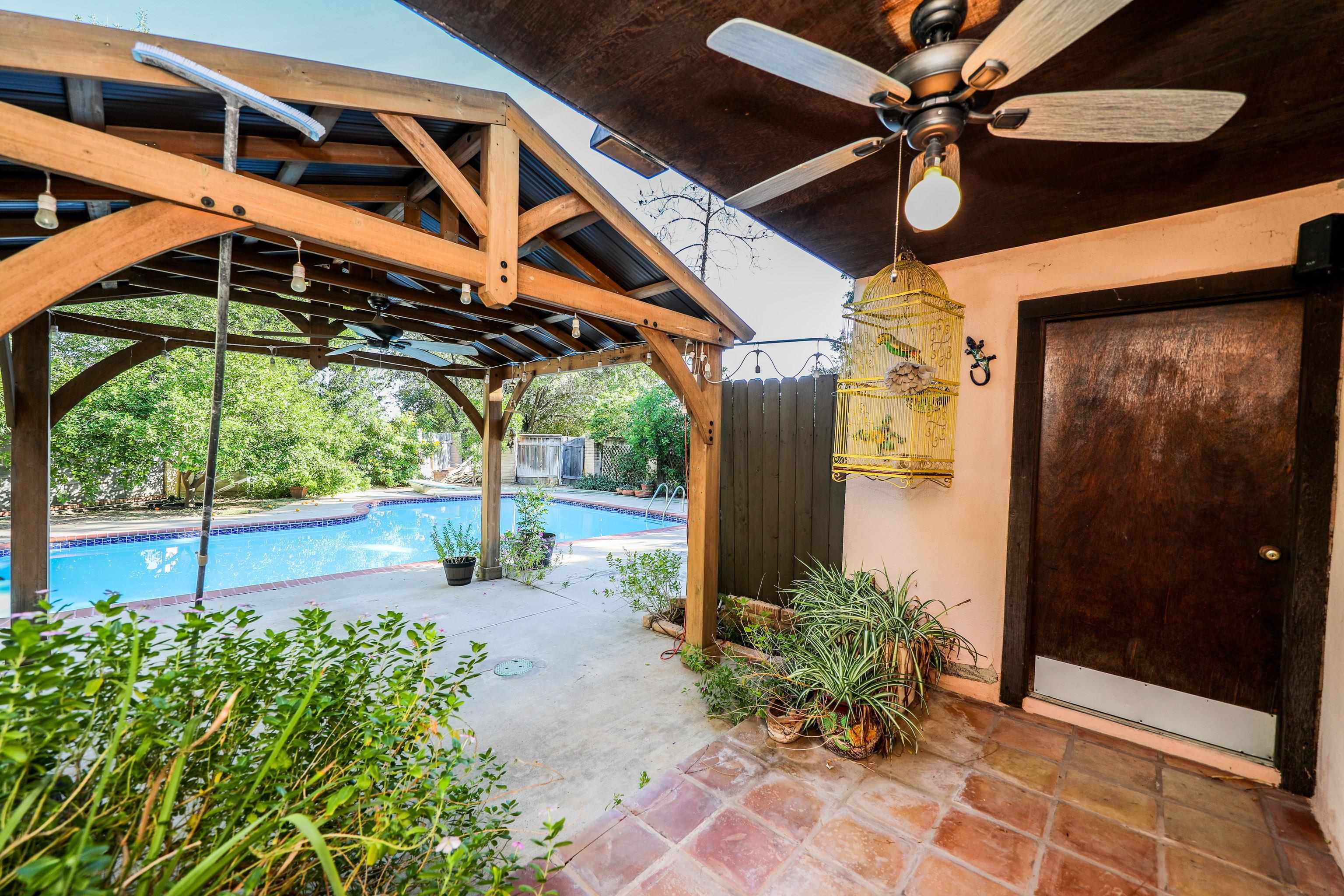 LAREDO, Texas, 78041, United States, 5 Bedrooms Bedrooms, ,3 BathroomsBathrooms,Residential,For Sale,1967607