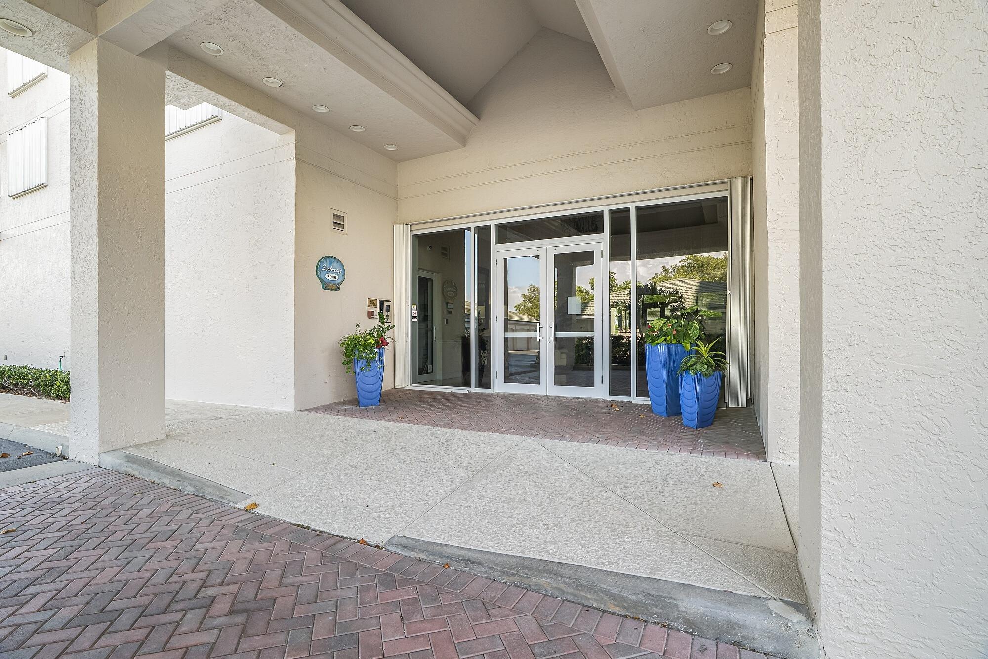 Hutchinson Island, Florida, 34949, United States, 3 Bedrooms Bedrooms, ,2 BathroomsBathrooms,Residential,For Sale,1959425