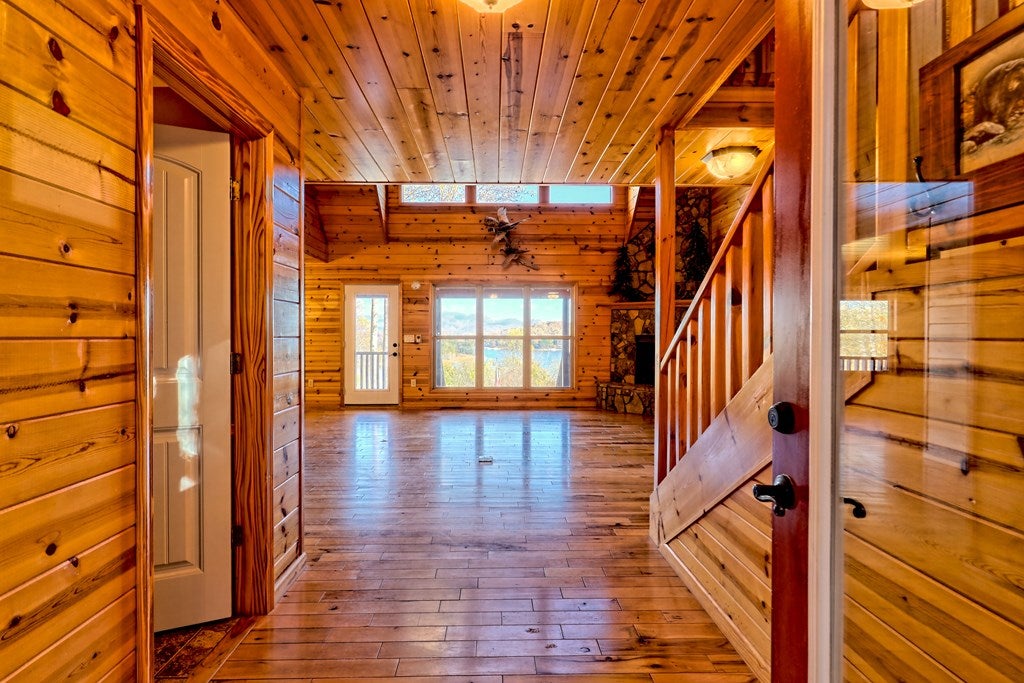 Young Harris, Georgia, 30582, United States, 4 Bedrooms Bedrooms, ,5 BathroomsBathrooms,Residential,For Sale,1987920