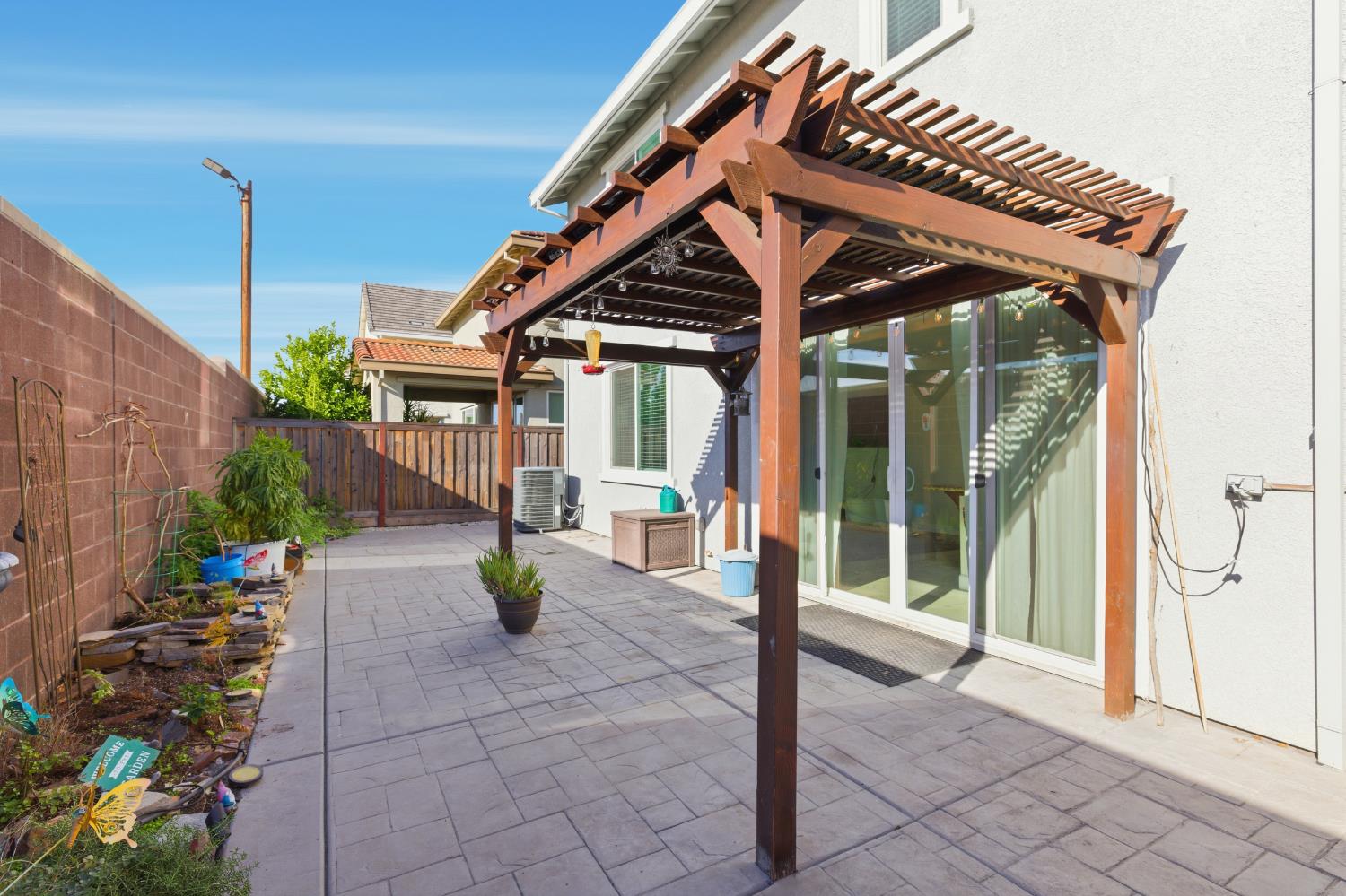 Rocklin, California, 95677, United States, 4 Bedrooms Bedrooms, ,3 BathroomsBathrooms,Residential,For Sale,1993589