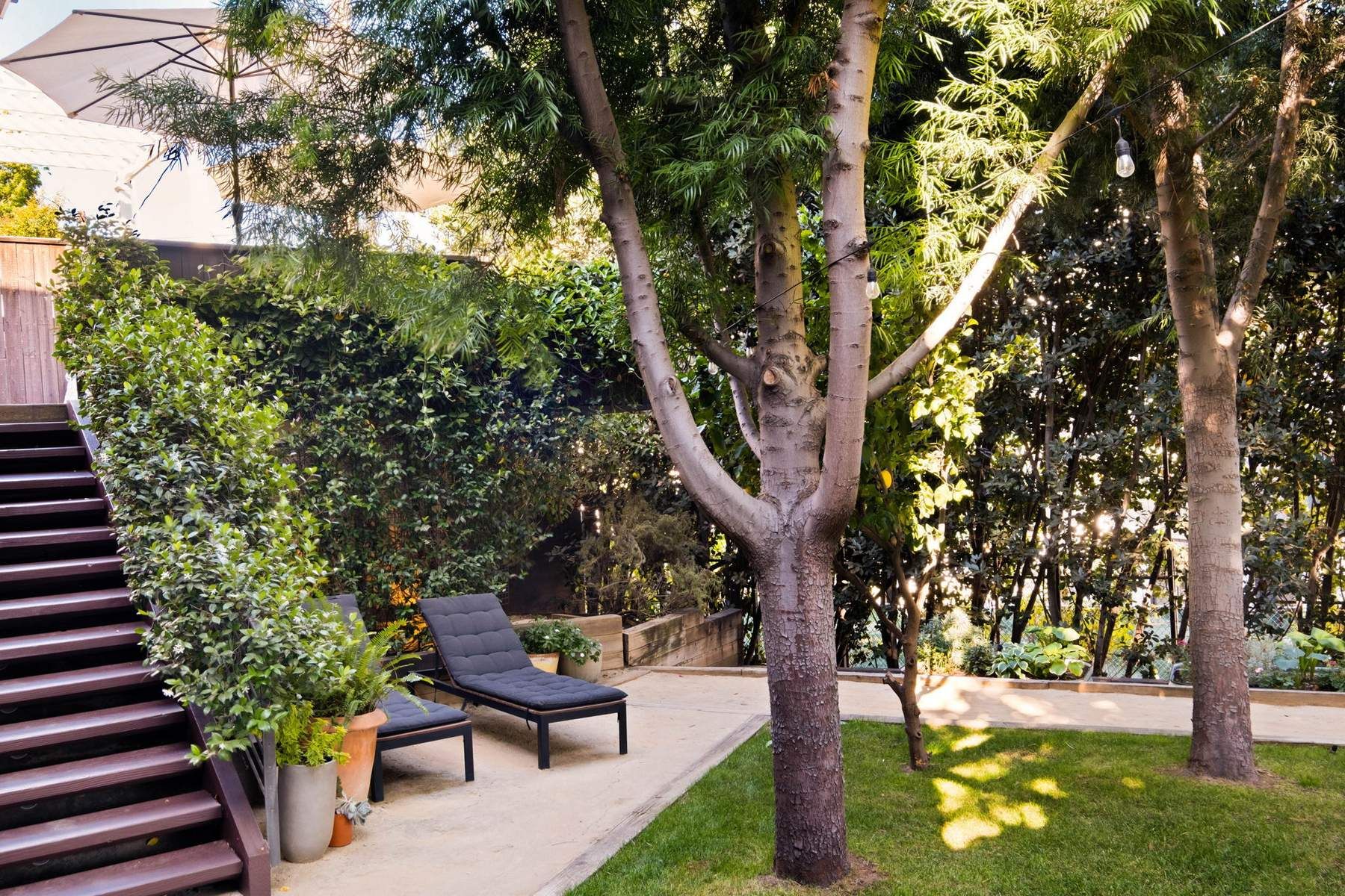  3818 Roderick Road - 物件實景