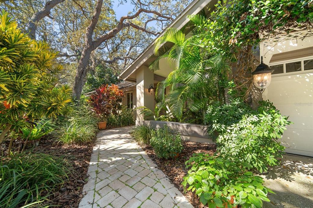 Dunedin, Florida, 34698, United States, 4 Bedrooms Bedrooms, ,3 BathroomsBathrooms,Residential,For Sale,1995790