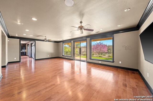 Kerrville, Texas, 78028, United States, 3 Bedrooms Bedrooms, ,5 BathroomsBathrooms,Residential,For Sale,2002540