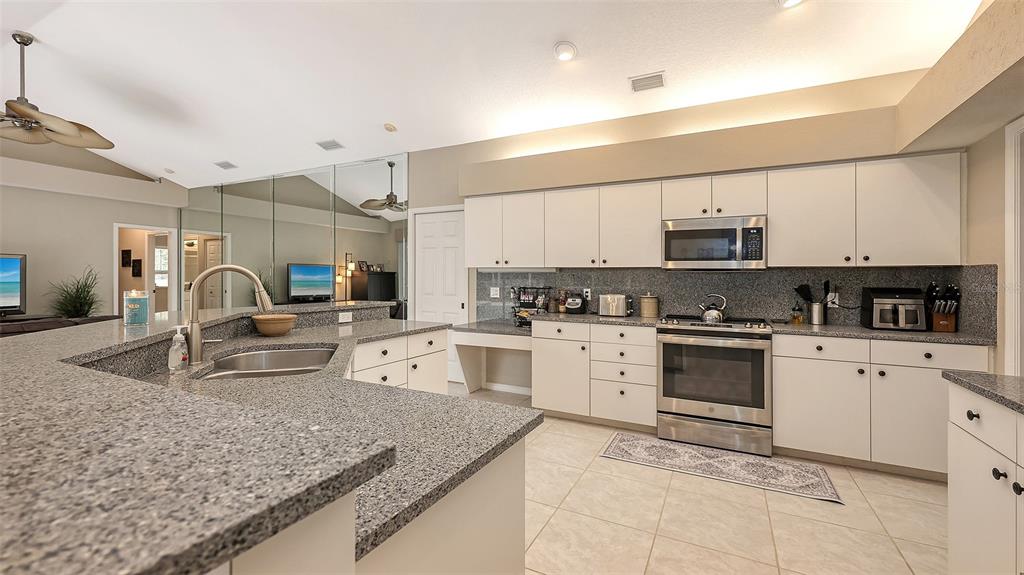 Sarasota, Florida, 34241, United States, 4 Bedrooms Bedrooms, ,3 BathroomsBathrooms,Residential,For Sale,2003326