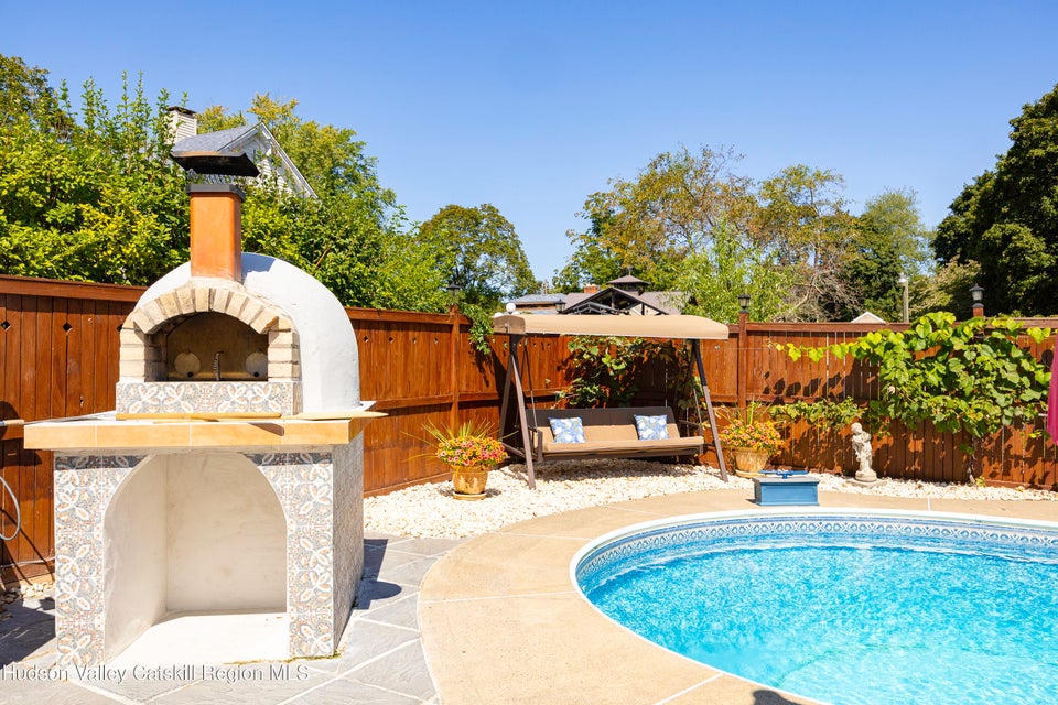 Saugerties, New York, 12477, United States, 3 Bedrooms Bedrooms, ,3 BathroomsBathrooms,Residential,For Sale,1974186