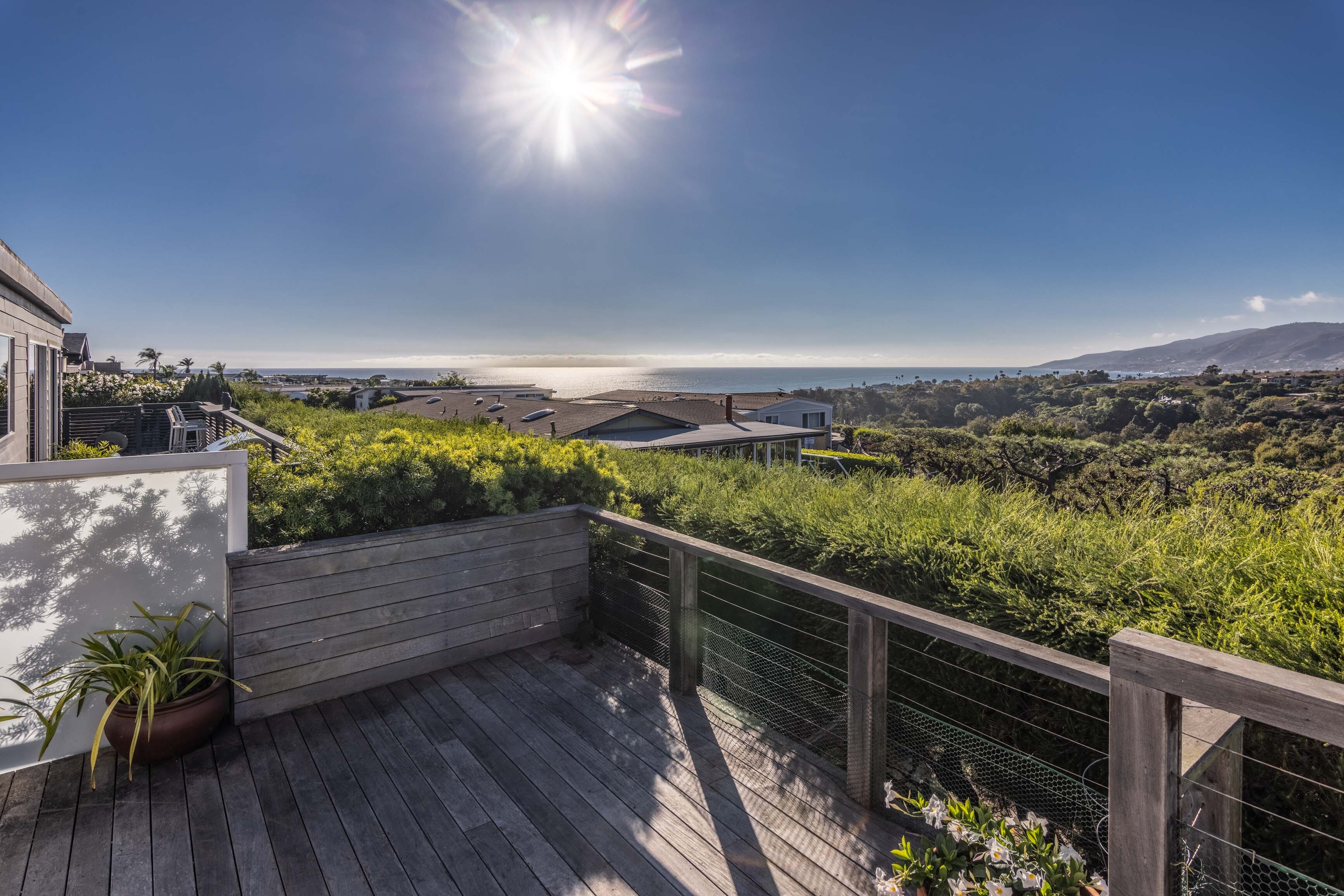  29500 Heathercliff Rd - 物件實景