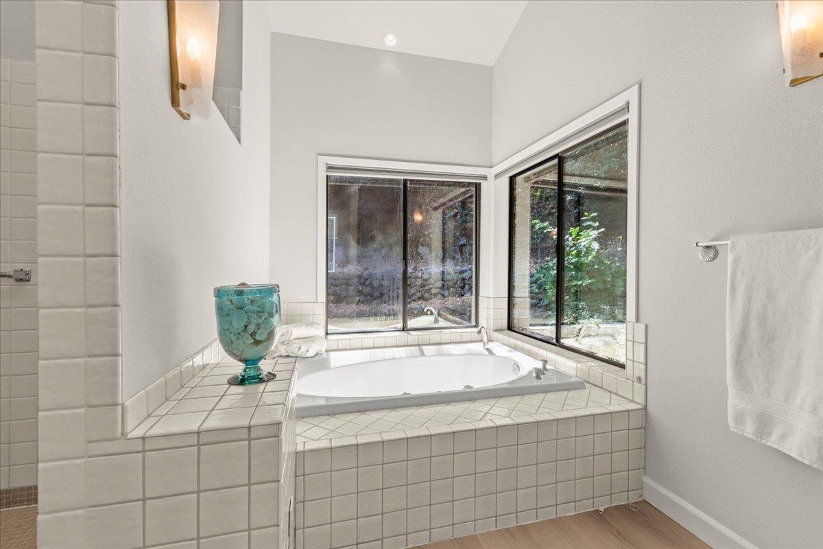 Los Altos Hills, California, 94022, United States, 5 Bedrooms Bedrooms, ,5 BathroomsBathrooms,Residential,For Sale,1907317
