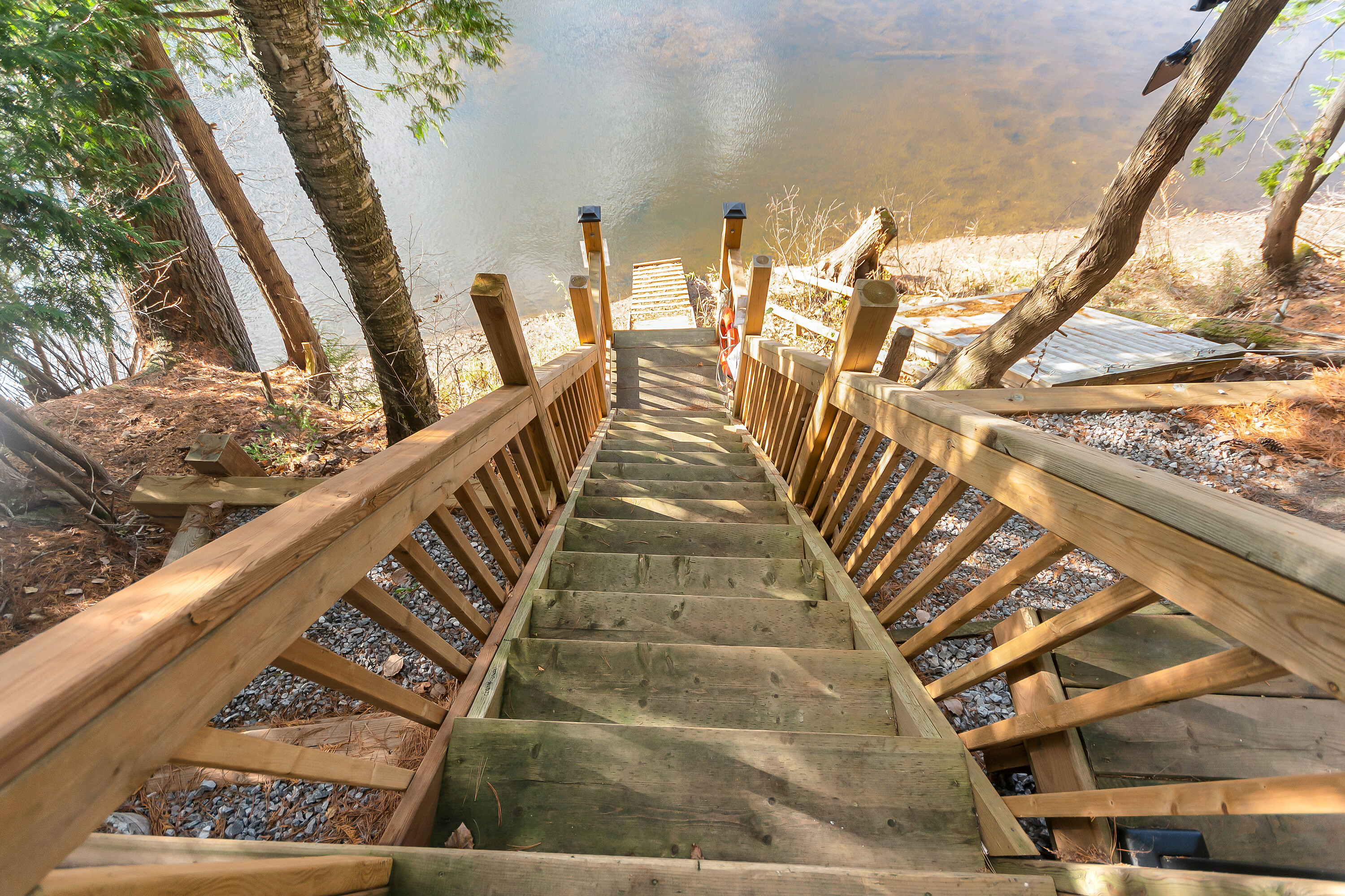  Burnt River Retreat - 物件實景