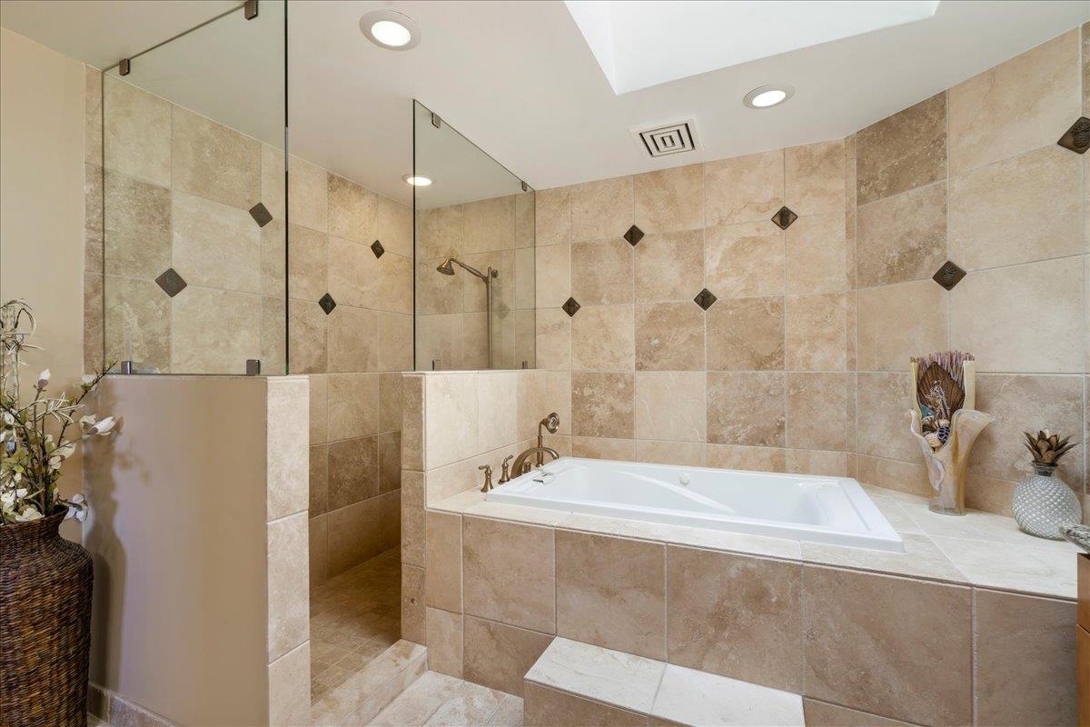 Lahaina, Hawaii, 96761, United States, 2 Bedrooms Bedrooms, ,2 BathroomsBathrooms,Residential,For Sale,2002280