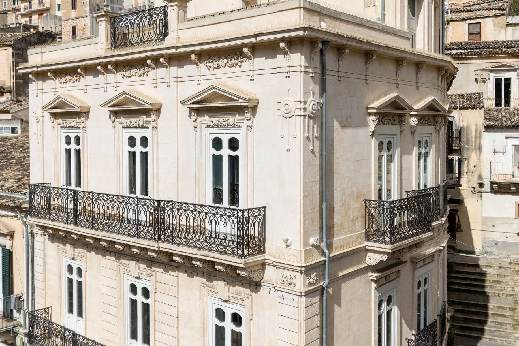  A renovated building with terraces in the historic centre - 物件實景