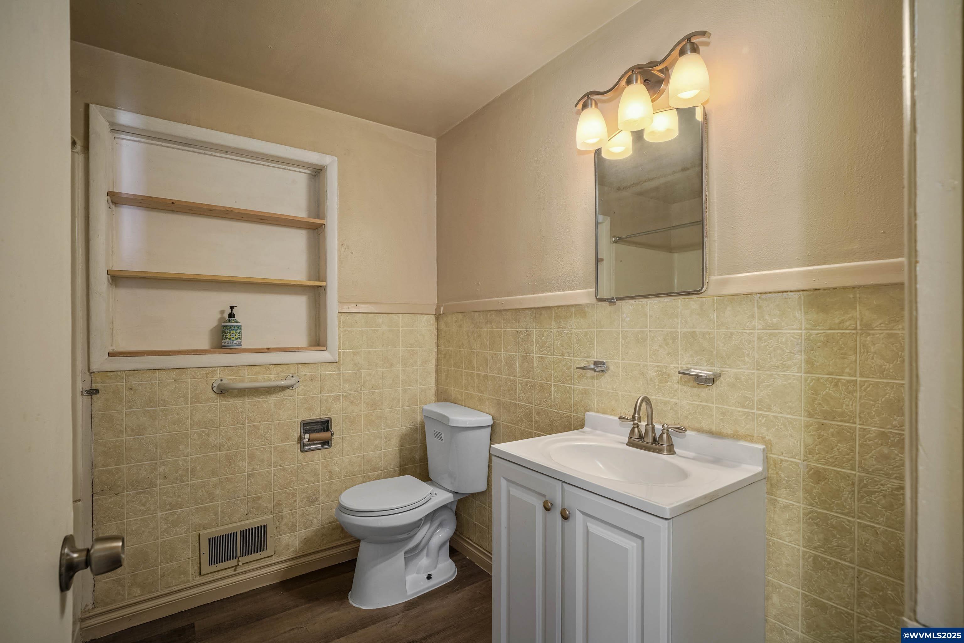 Salem, Oregon, 97301, United States, 5 Bedrooms Bedrooms, ,Residential,For Sale,1965590