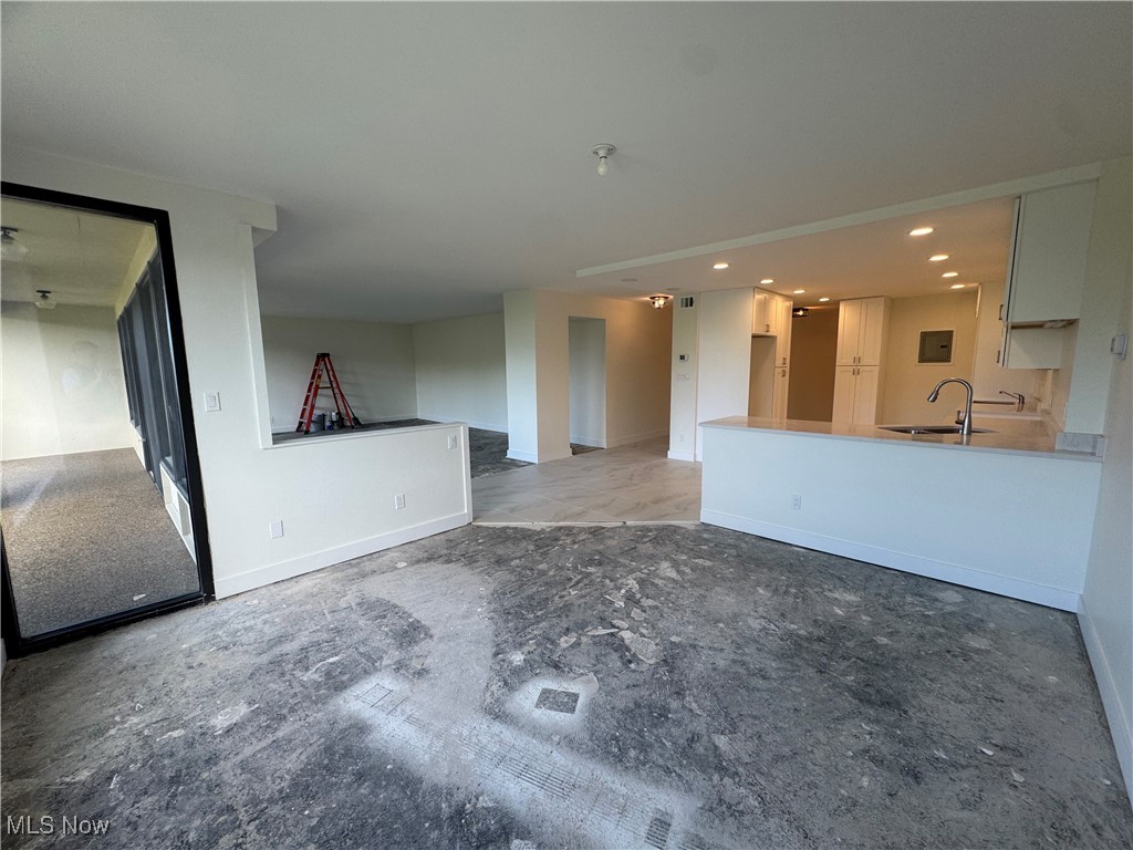 Bratenahl, Ohio, 44108, United States, 2 Bedrooms Bedrooms, ,3 BathroomsBathrooms,Residential,For Sale,1987332