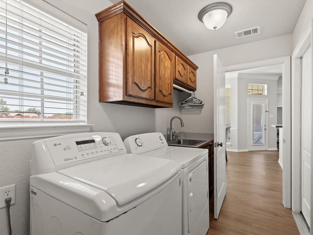 Forney, Texas, 75126, United States, 3 Bedrooms Bedrooms, ,2 BathroomsBathrooms,Residential,For Sale,1851672