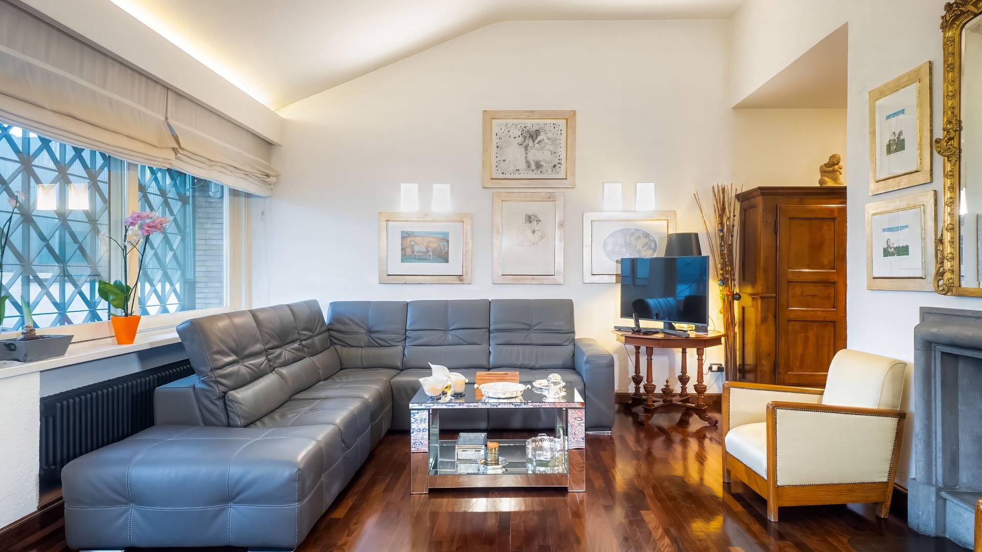 Roma, Roma, 00100, IT, 5 Bedrooms Bedrooms, ,7 BathroomsBathrooms,Residential,For Sale,1805365