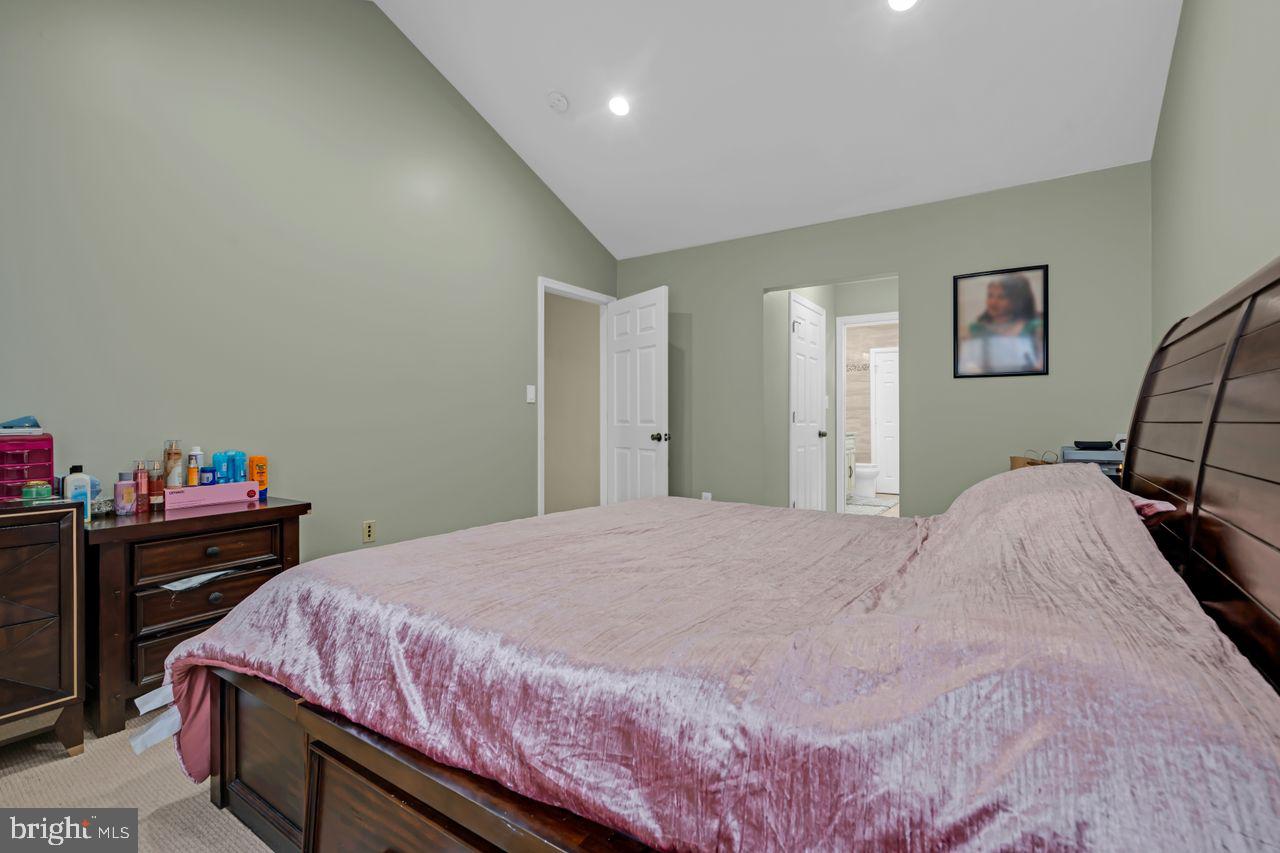 Pennington, New Jersey, 08534, United States, 3 Bedrooms Bedrooms, ,3 BathroomsBathrooms,Residential,For Sale,1987595