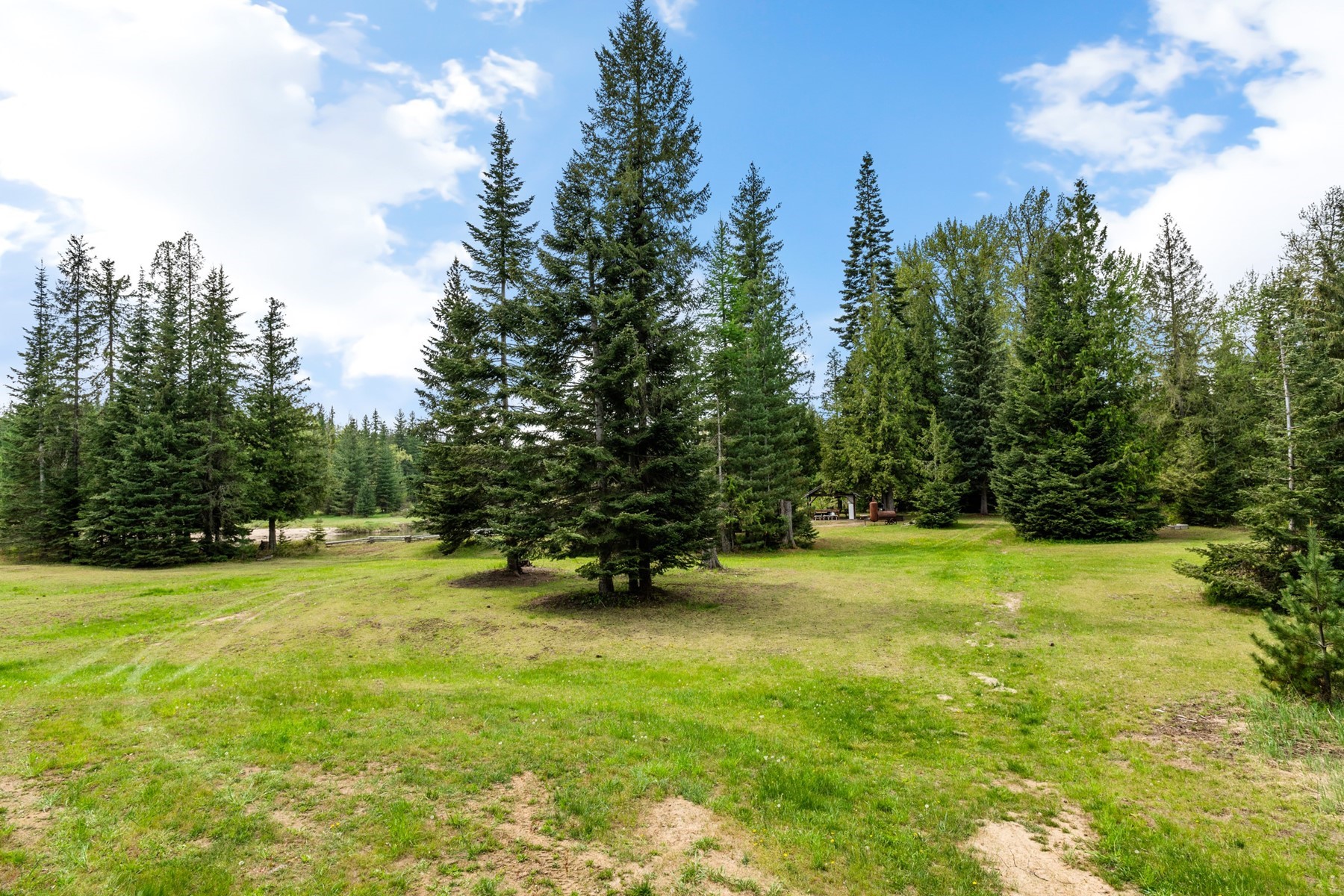  Riverfront Estate Ranch Property - 物件實景