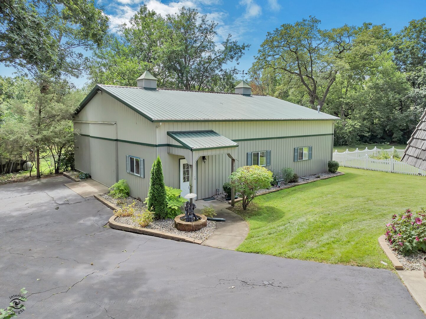 St. Anne, Illinois, 60964, United States, 4 Bedrooms Bedrooms, ,4 BathroomsBathrooms,Residential,For Sale,1901313