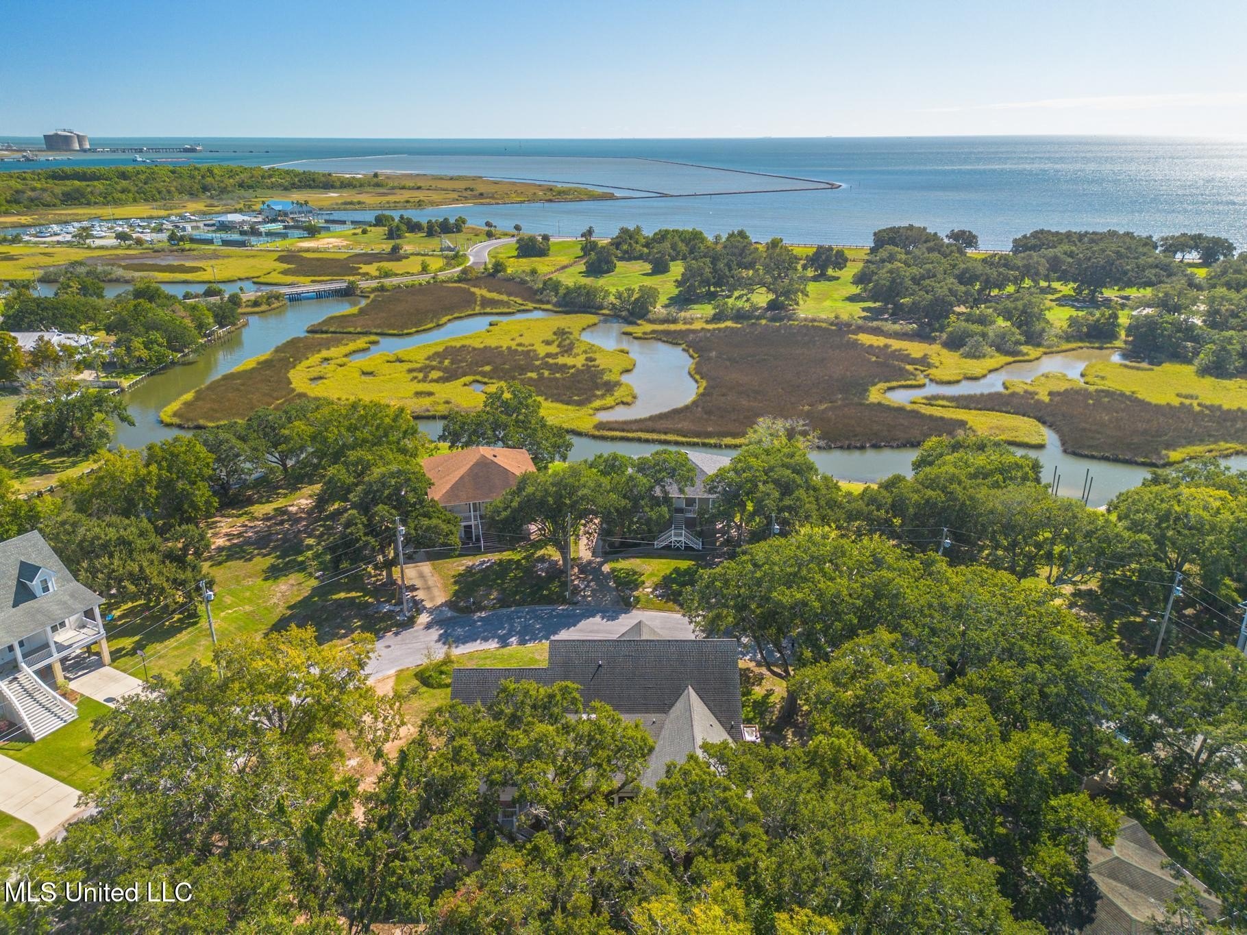 Pascagoula, Mississippi, 39581, United States, 5 Bedrooms Bedrooms, ,6 BathroomsBathrooms,Residential,For Sale,1977278