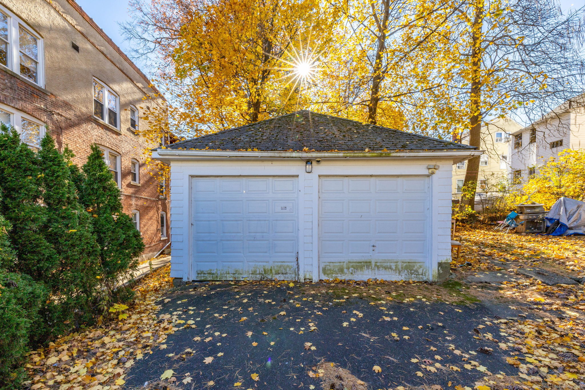 Hartford, Connecticut, 06105, United States, 8 Bedrooms Bedrooms, ,3 BathroomsBathrooms,Residential,For Sale,1994837