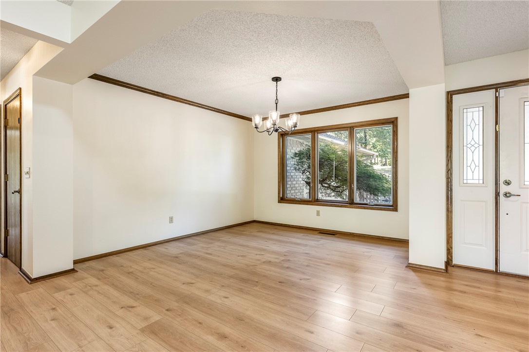 Bella Vista, Arkansas, 72715, United States, 3 Bedrooms Bedrooms, ,4 BathroomsBathrooms,Residential,For Sale,1924957