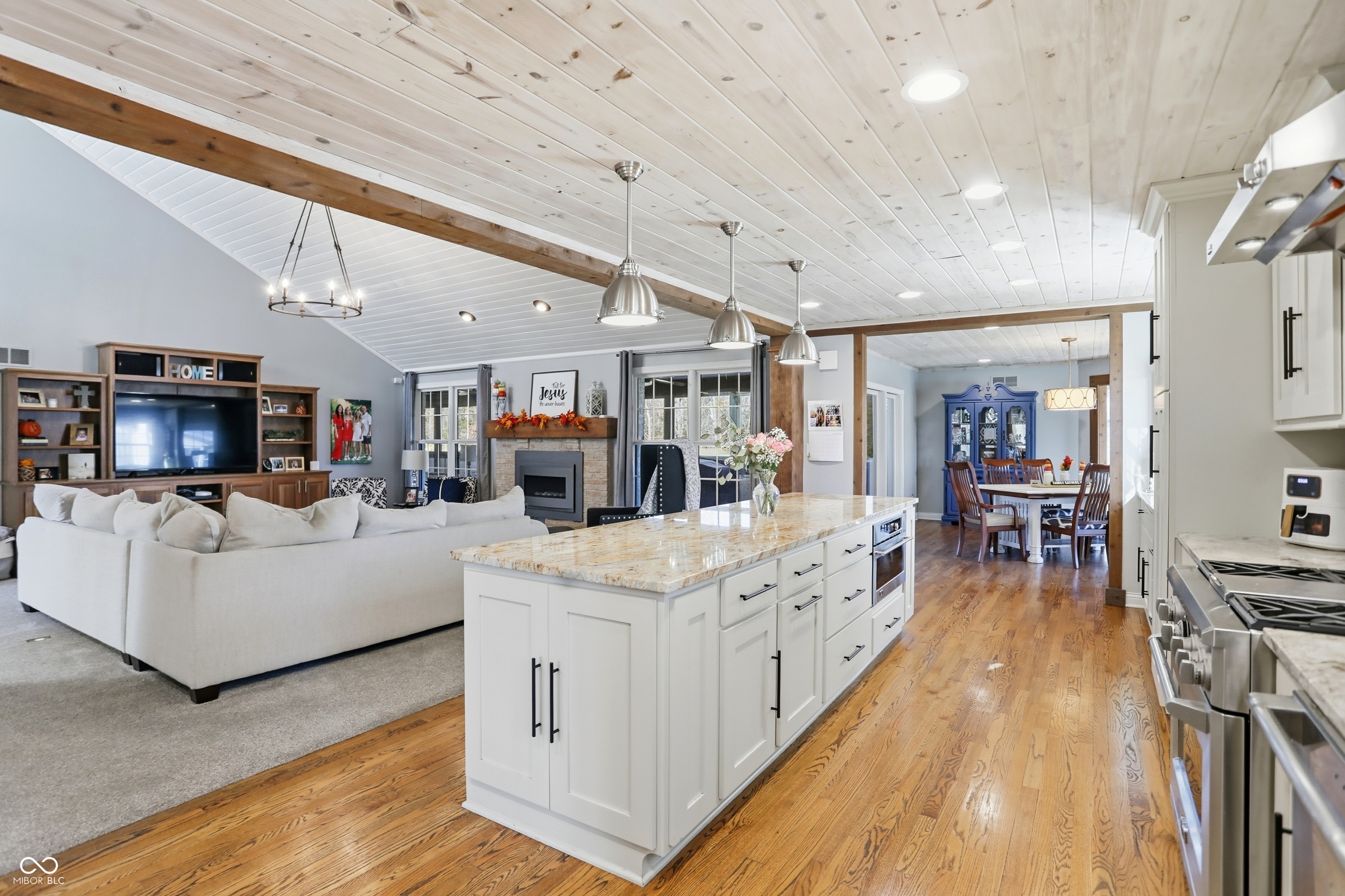 Bargersville, Indiana, 46106, United States, 5 Bedrooms Bedrooms, ,6 BathroomsBathrooms,Residential,For Sale,1992401