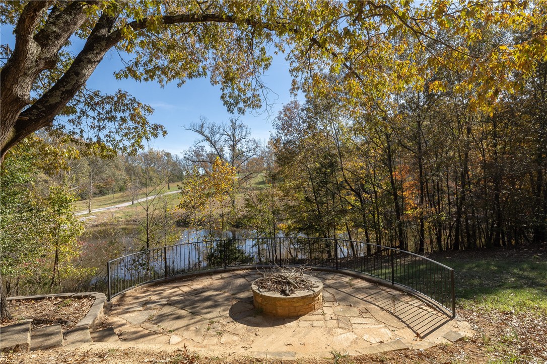 Fayetteville, Arkansas, 72703, United States, 3 Bedrooms Bedrooms, ,3 BathroomsBathrooms,Residential,For Sale,1989133