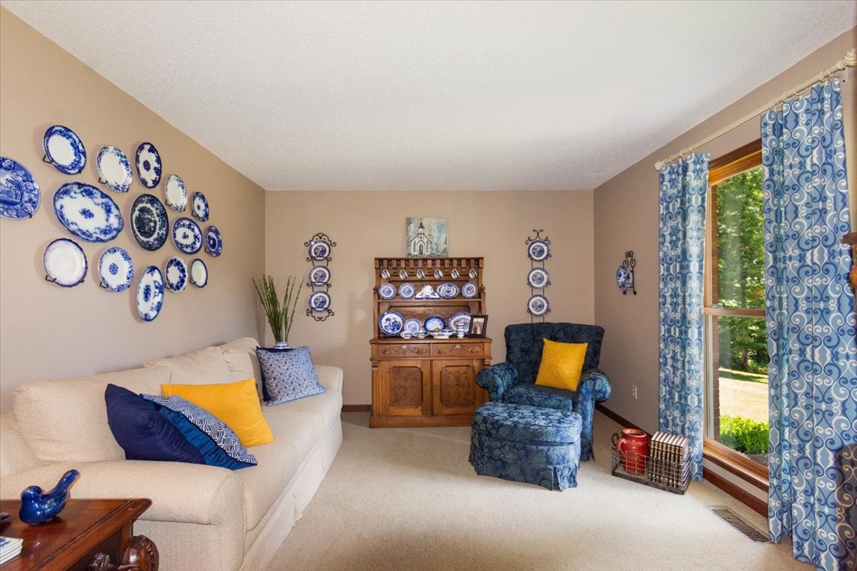 Five Points, Tennessee, 38457, United States, 4 Bedrooms Bedrooms, ,4 BathroomsBathrooms,Residential,For Sale,1902817