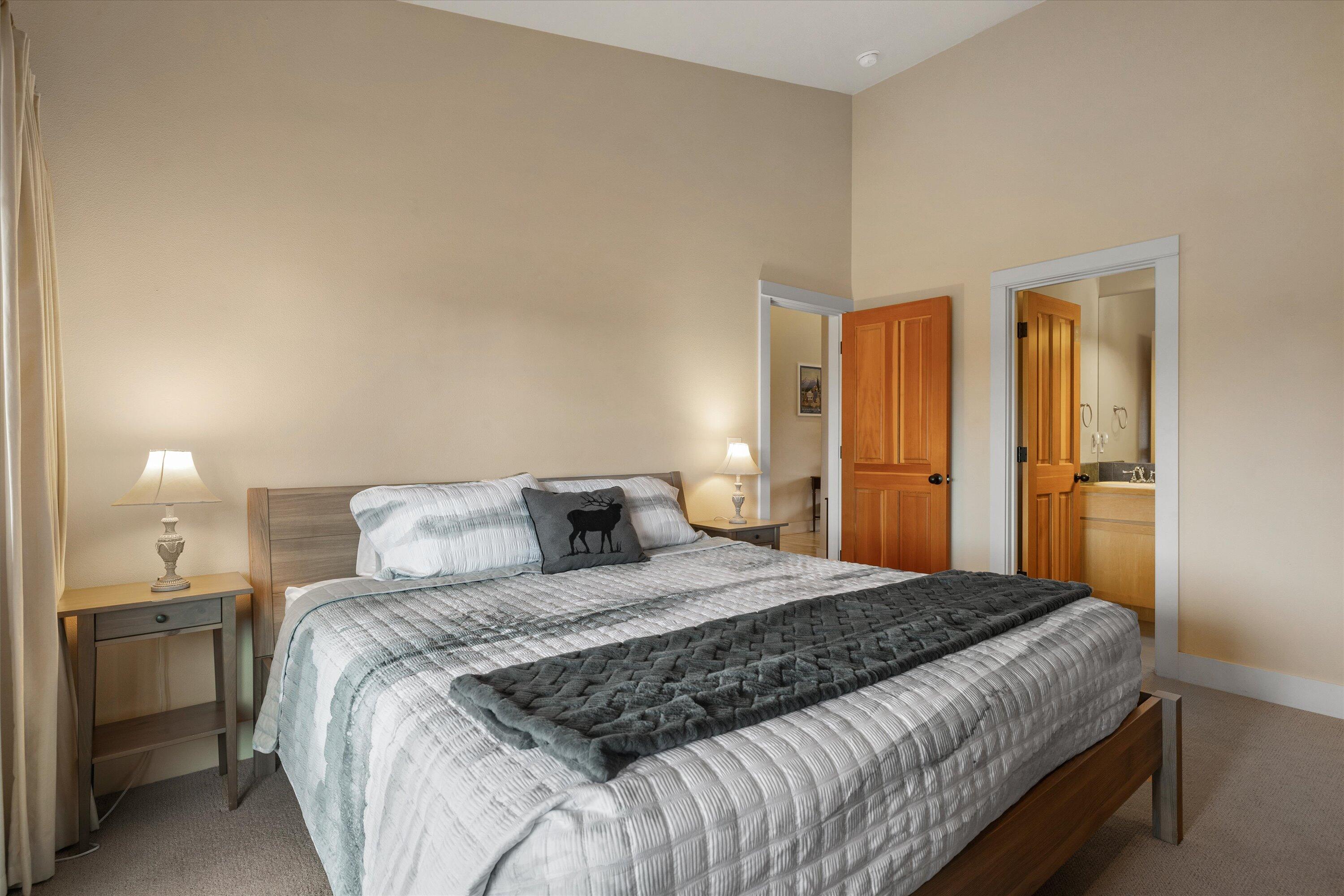 Sisters, Oregon, 97759, United States, 2 Bedrooms Bedrooms, ,2 BathroomsBathrooms,Residential,For Sale,1850003
