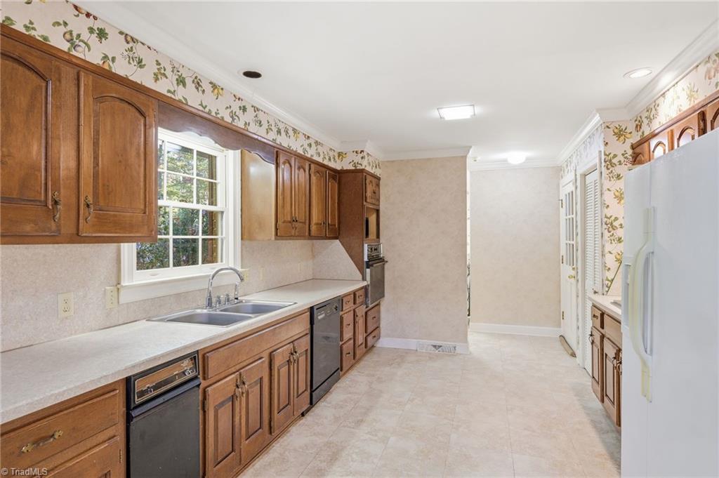 Winston-Salem, North Carolina, 27106, United States, 4 Bedrooms Bedrooms, ,3 BathroomsBathrooms,Residential,For Sale,1970256