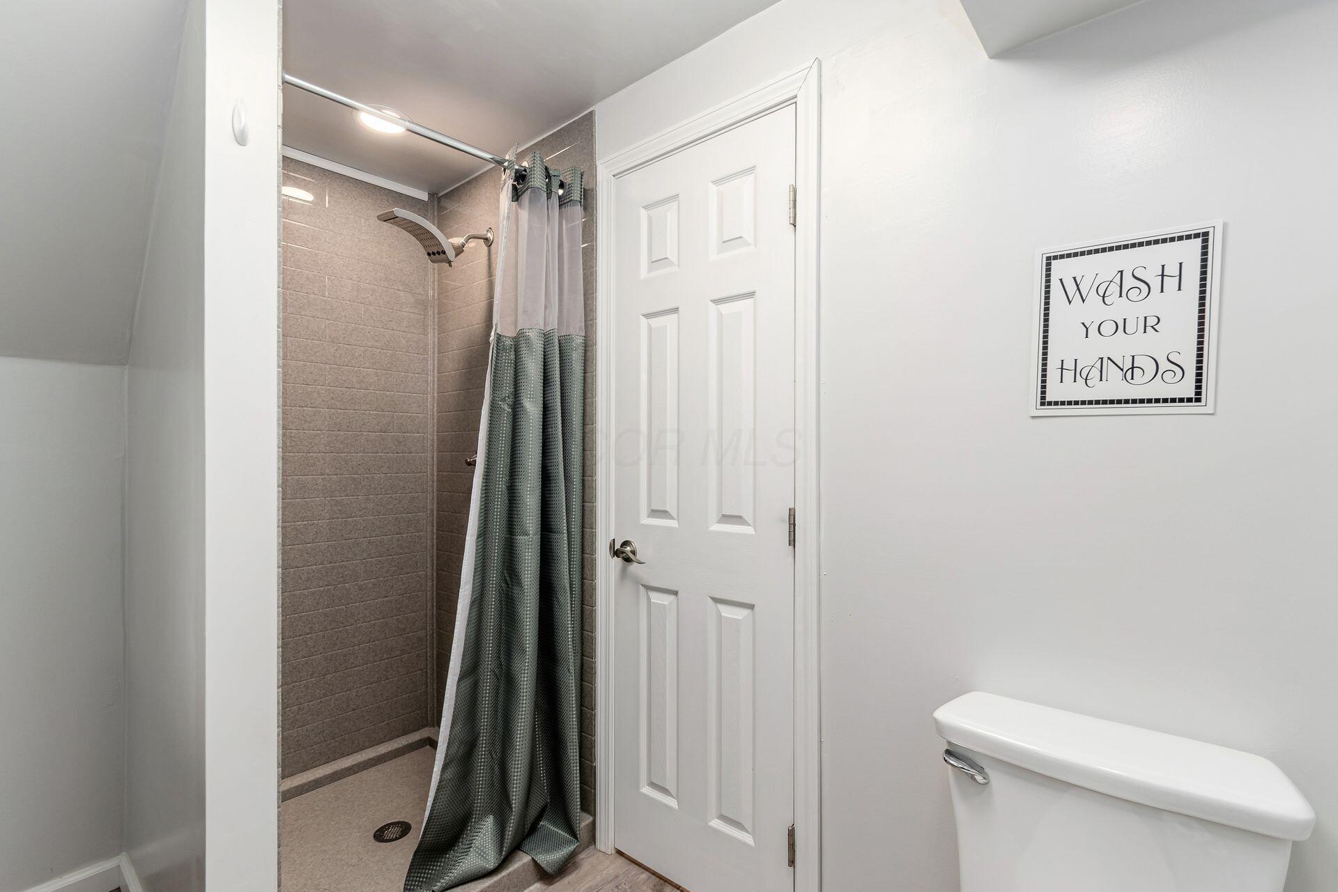 Columbus, Ohio, 43221, United States, 4 Bedrooms Bedrooms, ,4 BathroomsBathrooms,Residential,For Sale,1902021