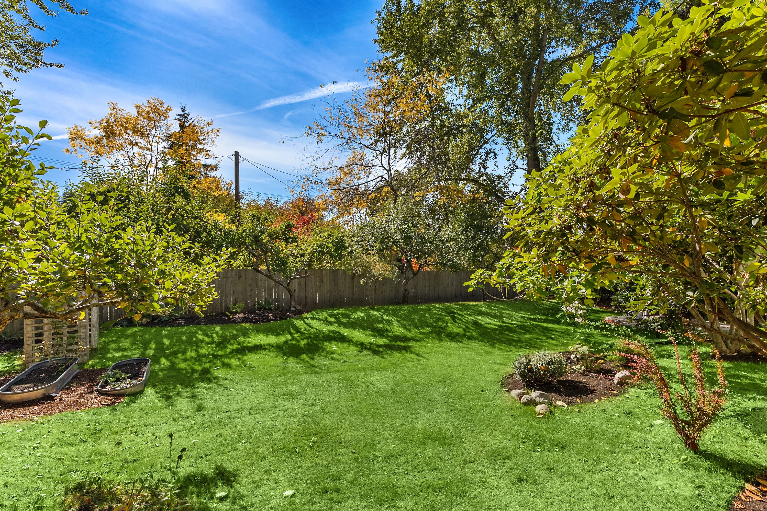  689 Pierce Court Northwest, Bainbridge Island, WA 98110 - 物件實景