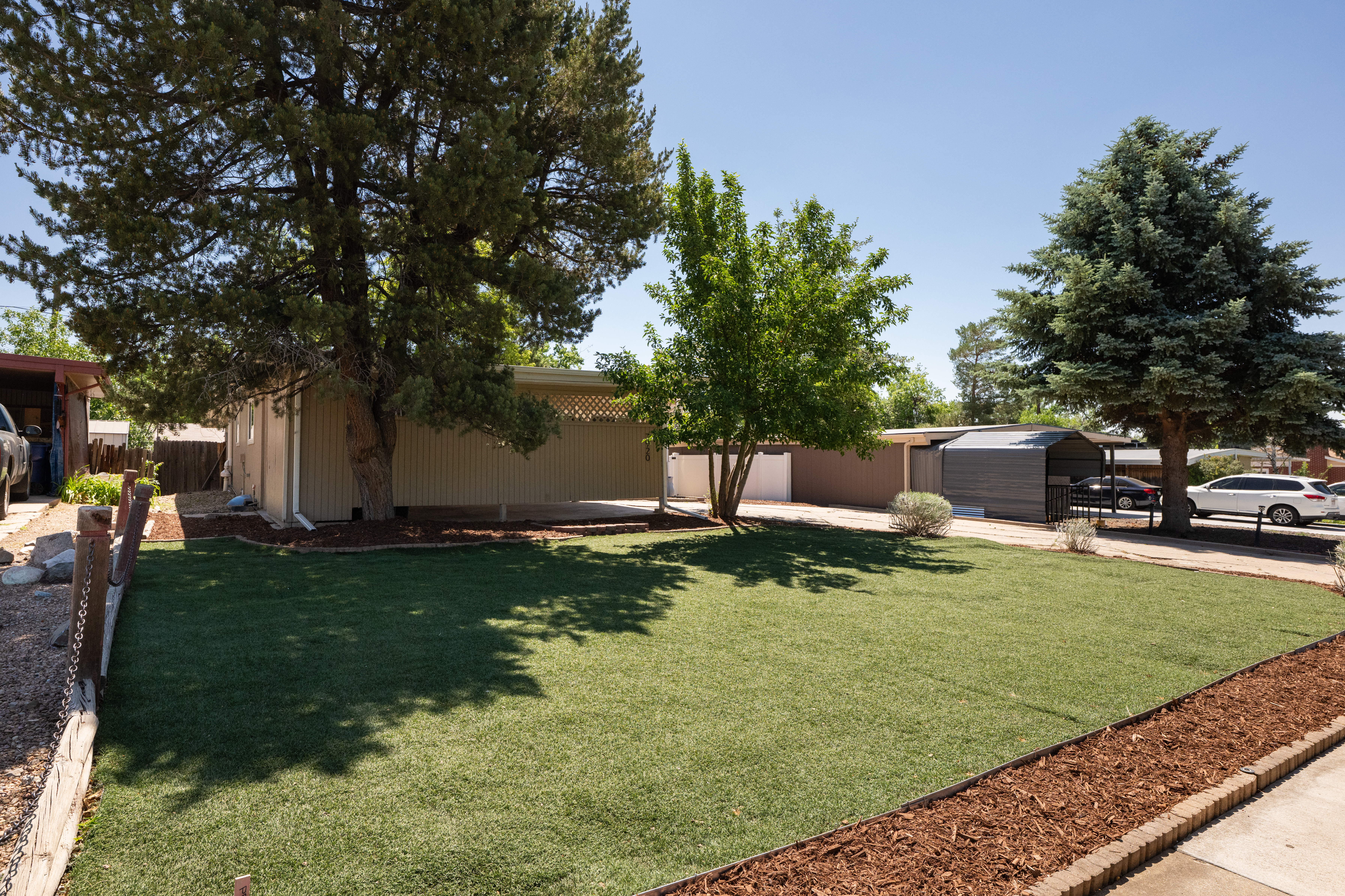  Beautiful mid-century modern home offering the perfect blend - 物件實景