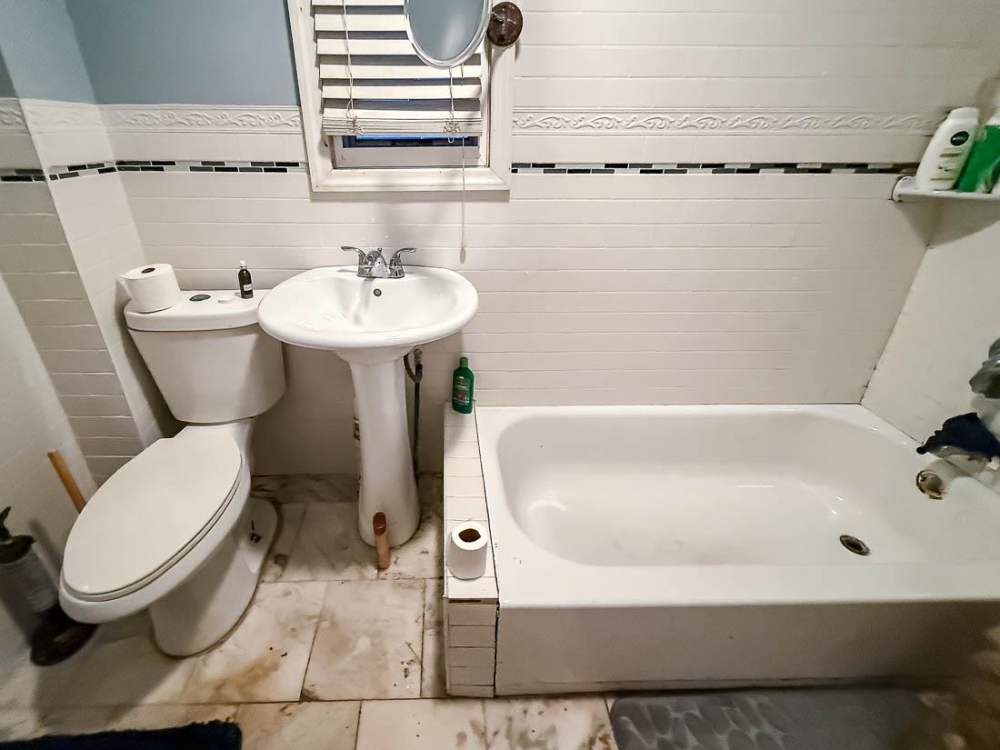 Jersey City, New Jersey, 07305, United States, 5 Bedrooms Bedrooms, ,2 BathroomsBathrooms,Residential,For Sale,2002063