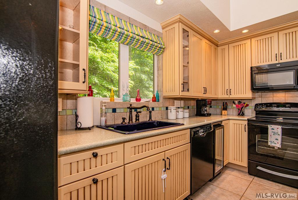 Littleton, North Carolina, 27850, United States, 3 Bedrooms Bedrooms, ,4 BathroomsBathrooms,Residential,For Sale,1836681