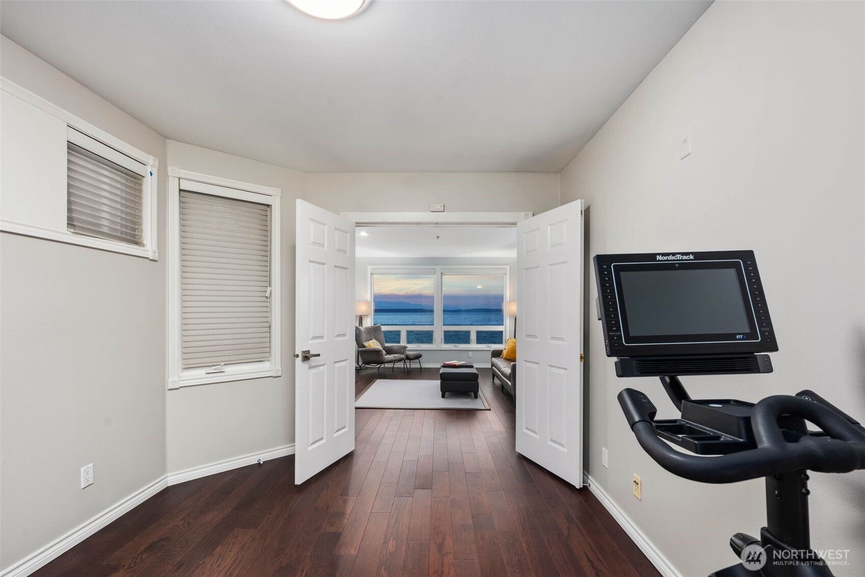 Seattle, Washington, 98116, United States, 2 Bedrooms Bedrooms, ,2 BathroomsBathrooms,Residential,For Sale,1949769