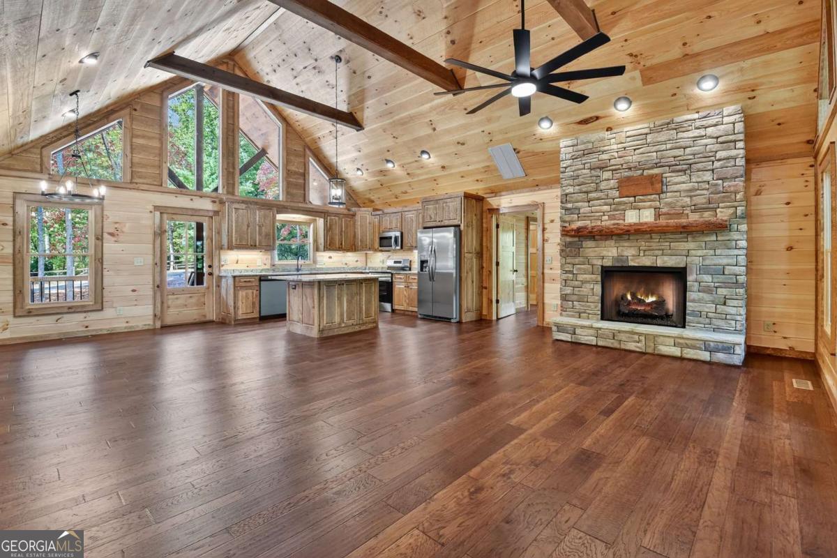 Mineral Bluff, Georgia, 30559, United States, 4 Bedrooms Bedrooms, ,3 BathroomsBathrooms,Residential,For Sale,1953932