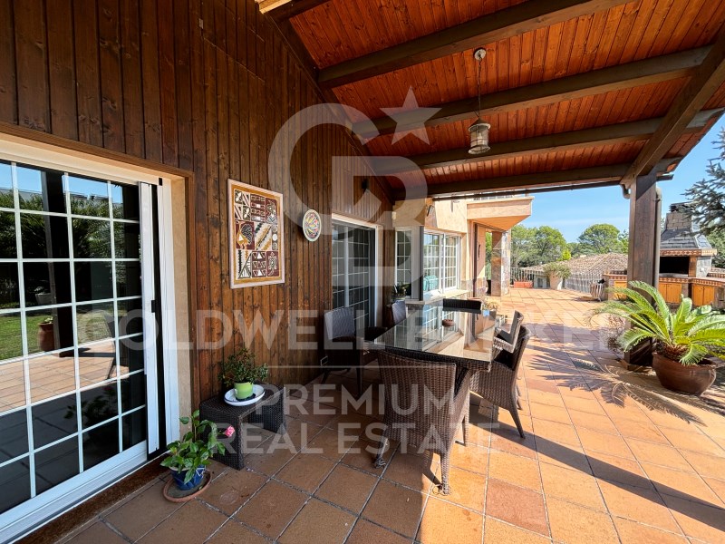 Cerdanyola del Vallès, Catalonia, ES, 4 Bedrooms Bedrooms, ,4 BathroomsBathrooms,Residential,For Sale,1613649