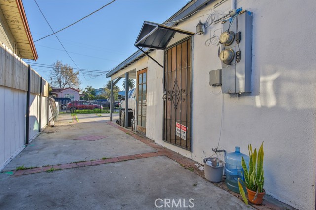 Los Angeles, California, 90003, United States, 4 Bedrooms Bedrooms, ,Residential,For Sale,2010724