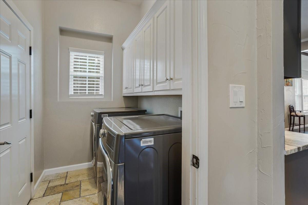 Sherman, Texas, 75090, United States, 5 Bedrooms Bedrooms, ,2 BathroomsBathrooms,Residential,For Sale,1937977