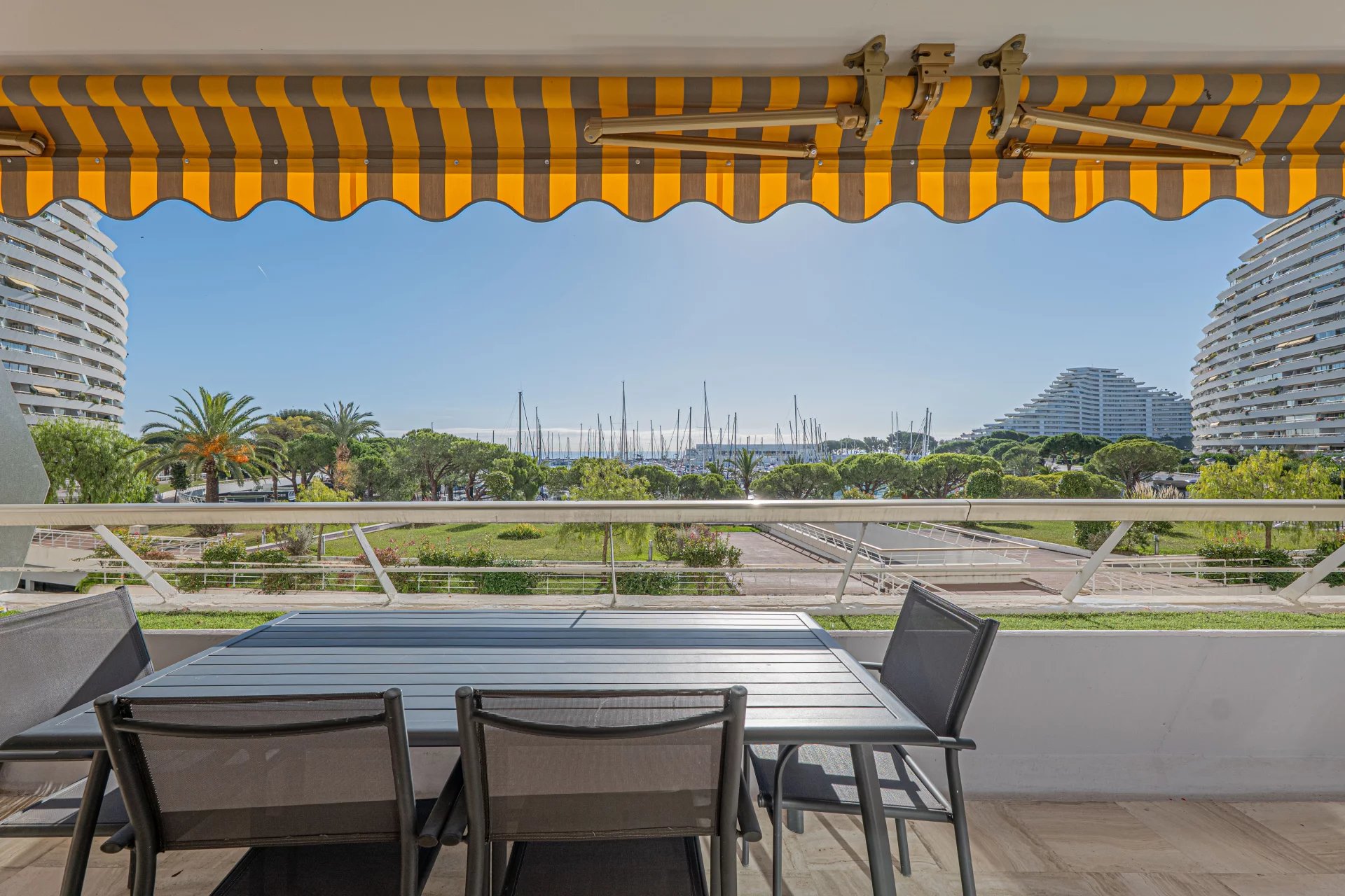 Villeneuve-Loubet, Provence-Alpes-Côte d’Azur, 06270, FR, 2 Bedrooms Bedrooms, ,Residential,For Sale,1996026