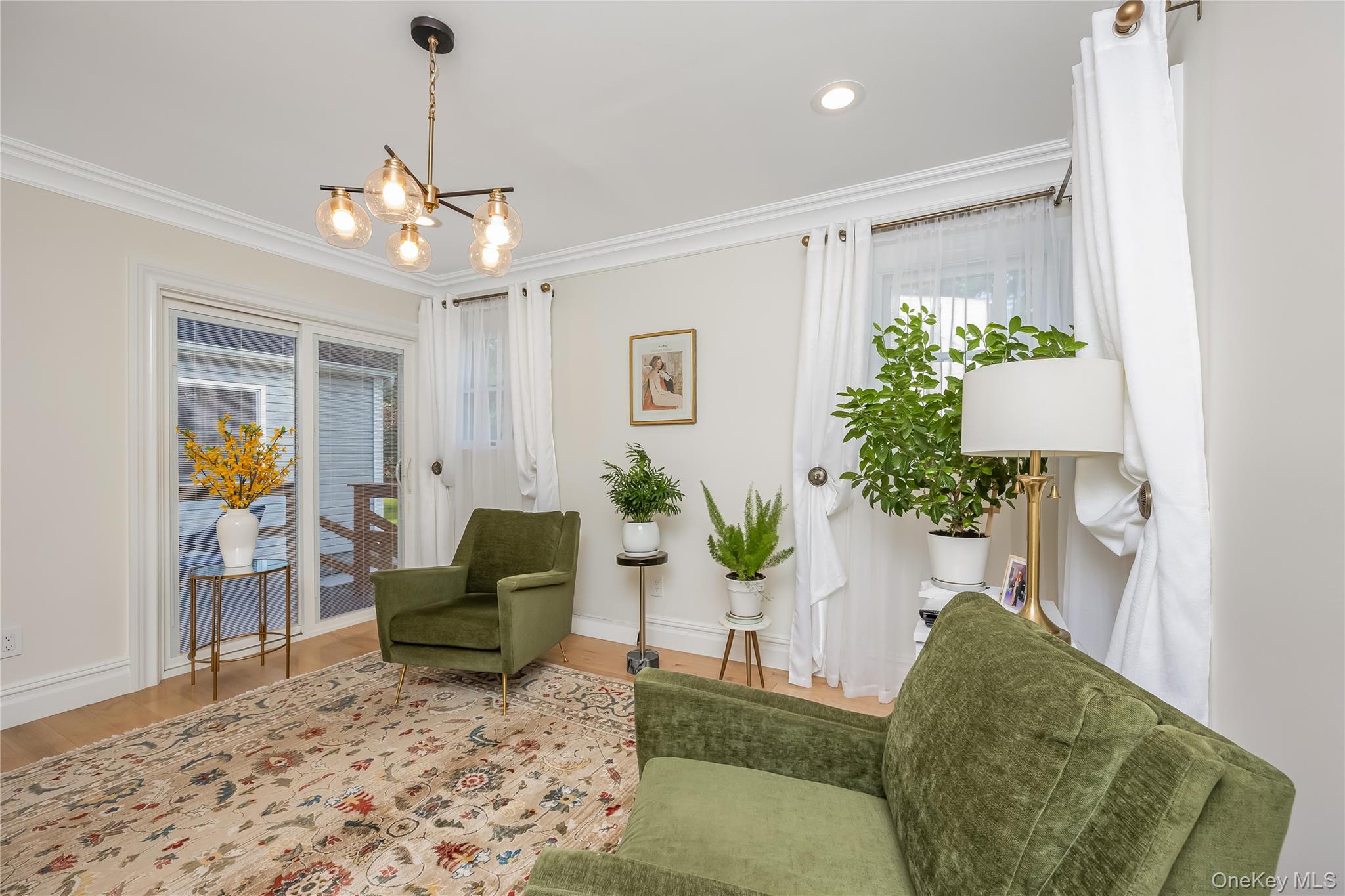 Farmingdale, New York, 11735, United States, 4 Bedrooms Bedrooms, ,3 BathroomsBathrooms,Residential,For Sale,1942122