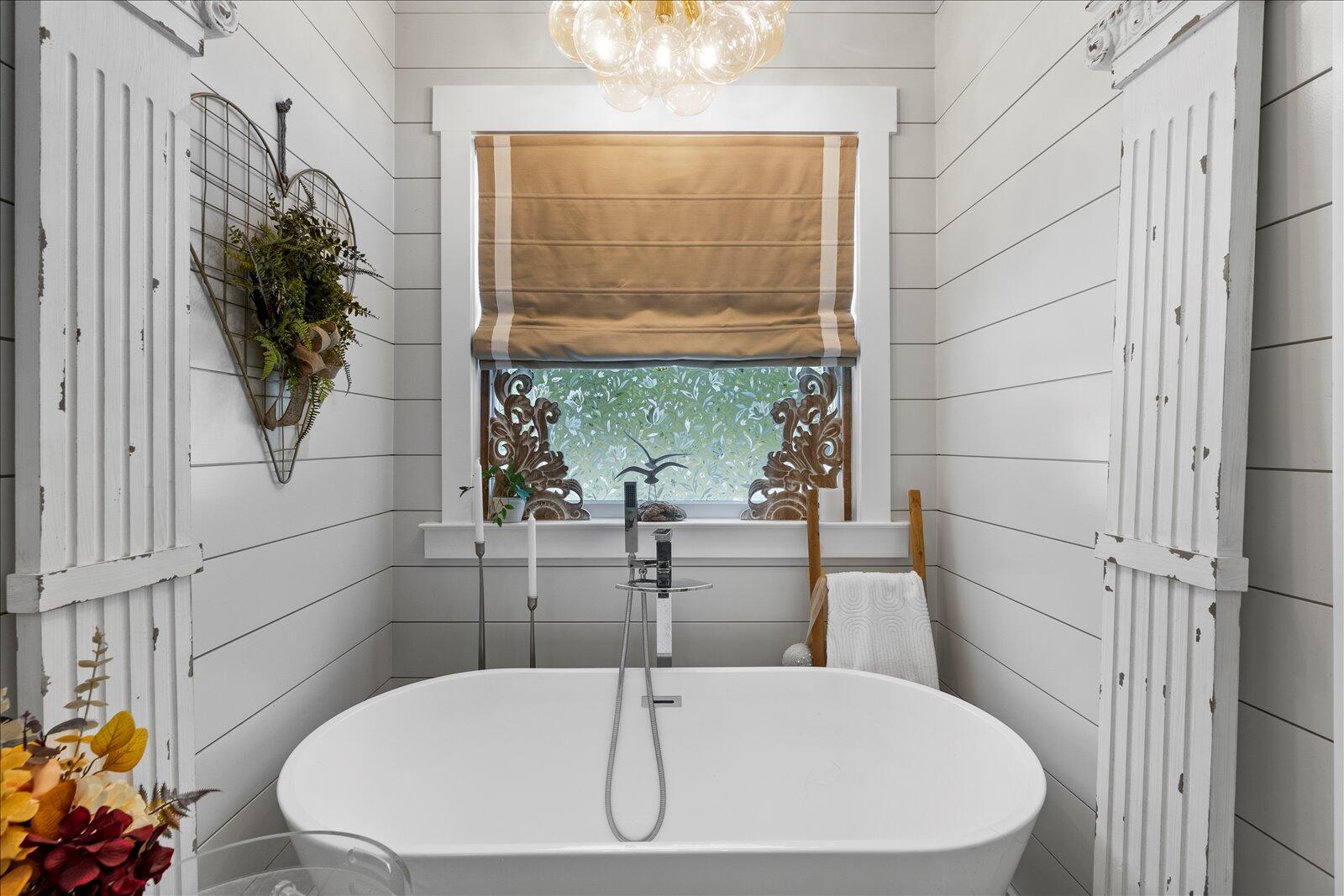 Jasper, Tennessee, 37347, United States, 3 Bedrooms Bedrooms, ,2 BathroomsBathrooms,Residential,For Sale,1976717