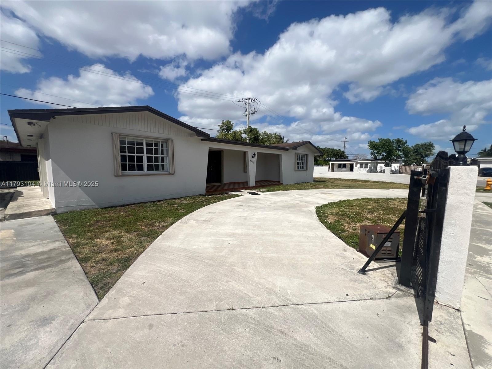 Miami, Florida, 33165, United States, 4 Bedrooms Bedrooms, ,2 BathroomsBathrooms,Residential,For Sale,1936864