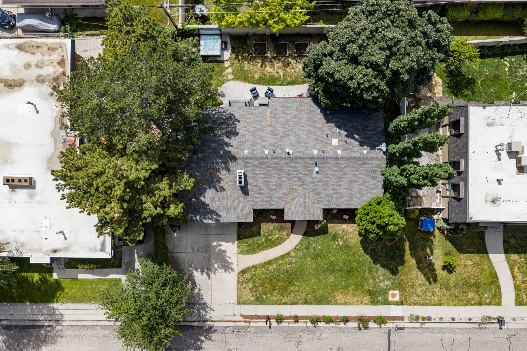  Modernized Millcreek Rambler with Open Living & Private Backyard - 物件實景